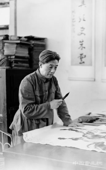 徐悲鴻《雙駿奔馬圖》賞析