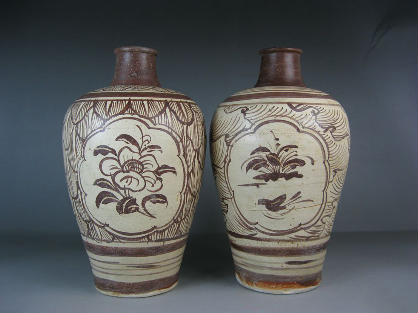 吉州窯彩繪梅瓶一對