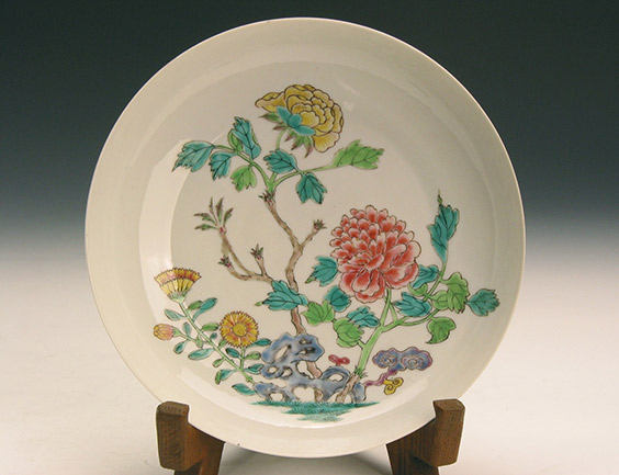 清雍正款粉彩花卉盤