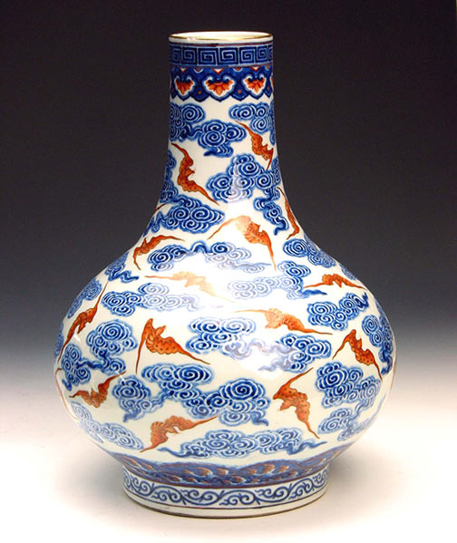 清 乾隆款青花加彩纏枝蓮瓶