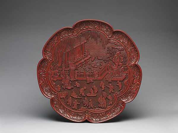 剔紅仕女嬰戲圖漆盤