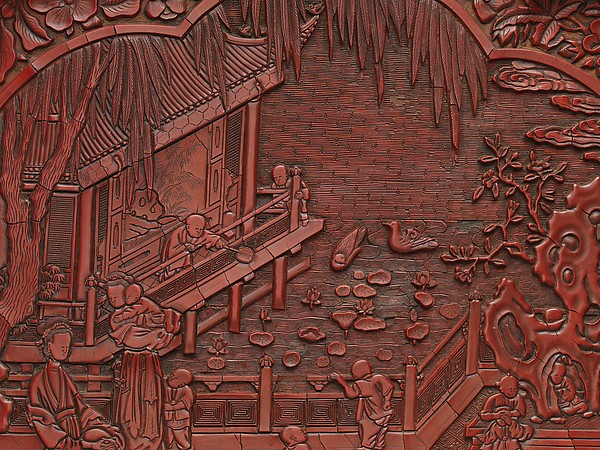 剔紅仕女嬰戲圖漆盤