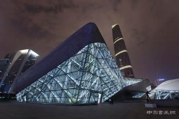 “女魔頭”扎哈·哈迪德的失敗與偉大