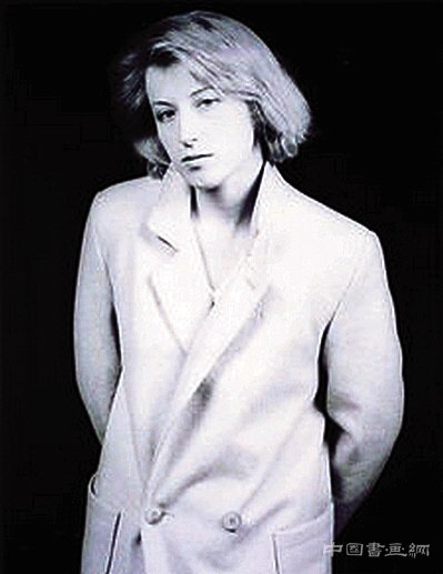 辛迪·謝爾曼:最愛自拍的攝影家 藝術(shù)圈的麥當(dāng)娜