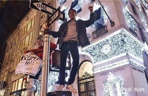 政治對藝術市場的影響