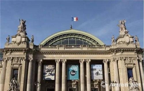 政治對藝術市場的影響