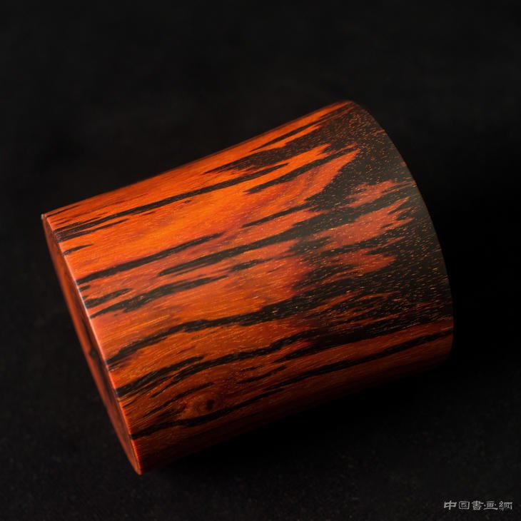 紫檀金星老料海棠筆筒