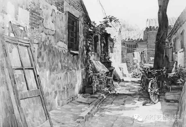 一枝鉛筆很輕，他畫的胡同很沉