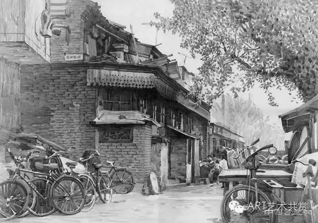 一枝鉛筆很輕，他畫的胡同很沉