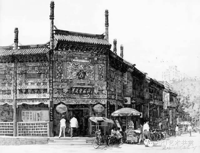 一枝鉛筆很輕，他畫的胡同很沉