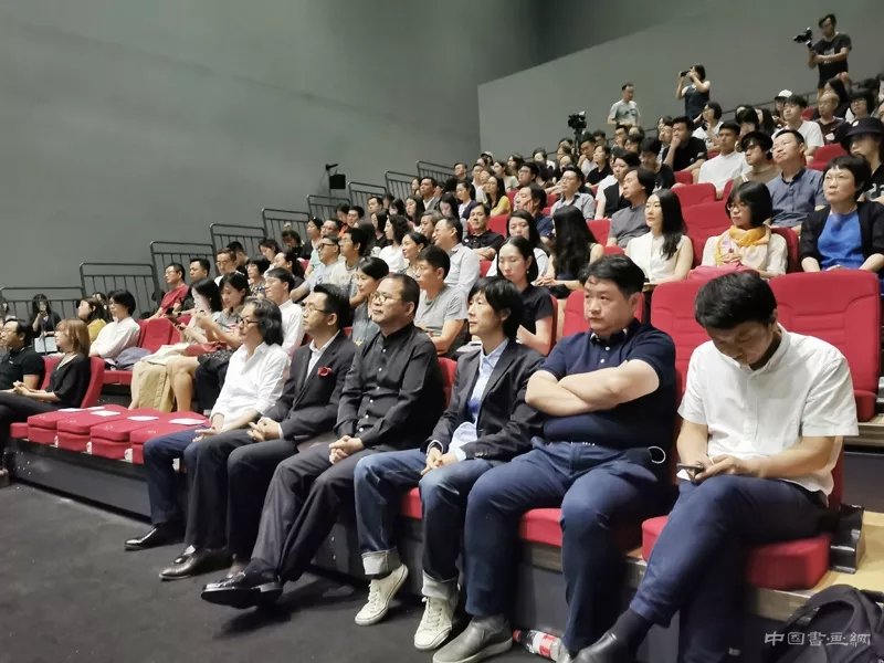 徐冰：用“蜻蜓之眼”展開“世界圖像”