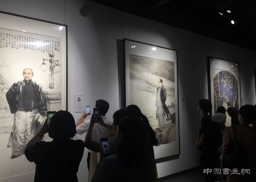 師者，何家英