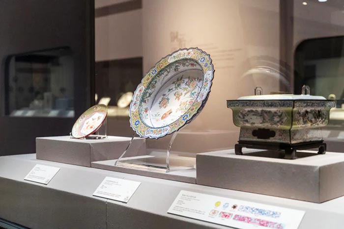 洋瓷與華彩:香港中文大學文物館藏廣琺瑯特展 見證不同文明間的交往與對話