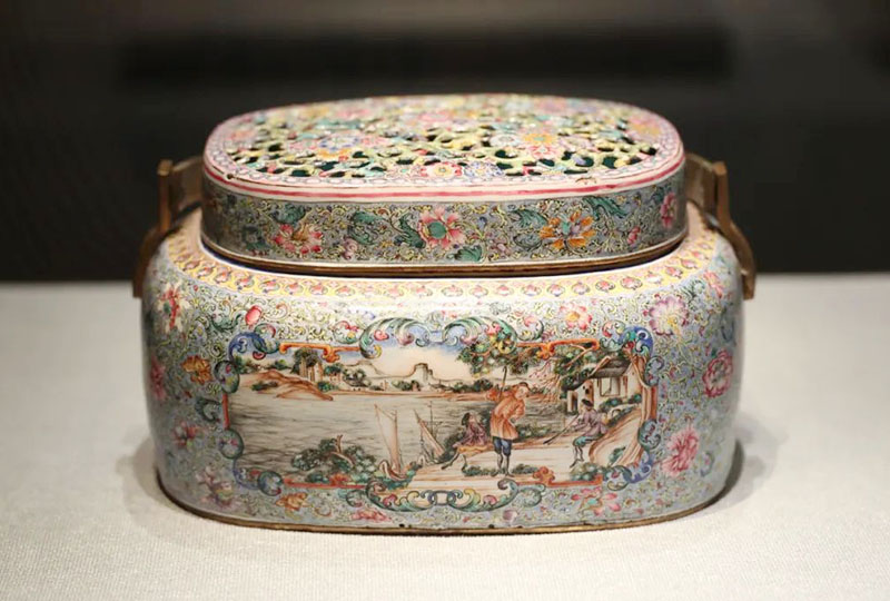 洋瓷與華彩:香港中文大學文物館藏廣琺瑯特展 見證不同文明間的交往與對話