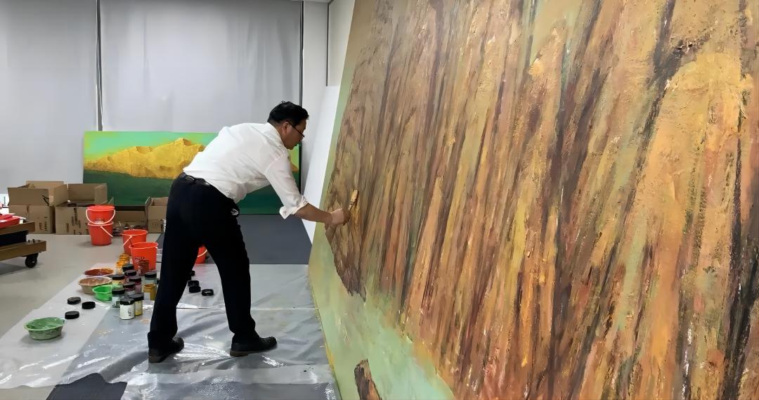 徐里向國家大劇院藝術(shù)中心捐贈巨幅油畫