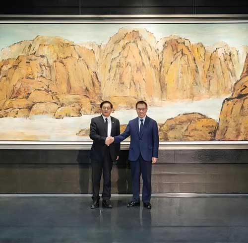 <b>徐里向國家大劇院藝術中心捐贈巨幅油畫</b>