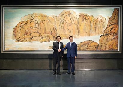 徐里向國家大劇院藝術中心捐贈巨幅油畫